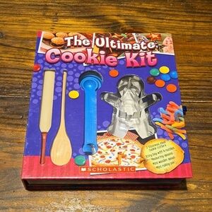 Scholastic Books The Ultimate Cookie Kit for Kid Bakers New